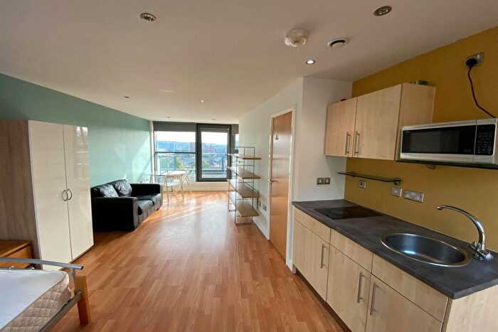 Studio To Rent In West One Reflect, City Centre, S1