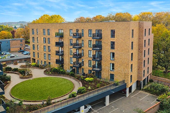 2 Bedroom Flat For Sale In Town Centre, Hemel Hempstead, HP1