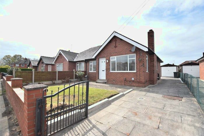 2 Bedroom Bungalow To Rent In Kelmscott Gardens, Leeds, West Yorkshire, LS15