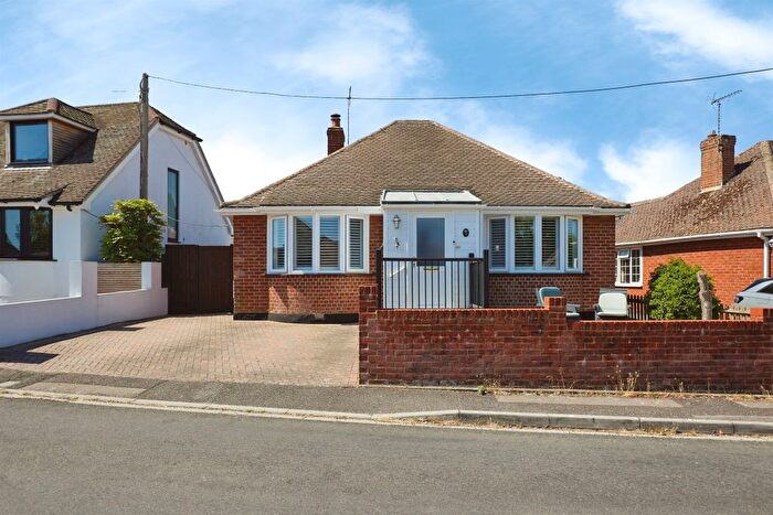 2 Bedroom Detached Bungalow For Sale In Marina Crescent, Durrington, Salisbury, SP4