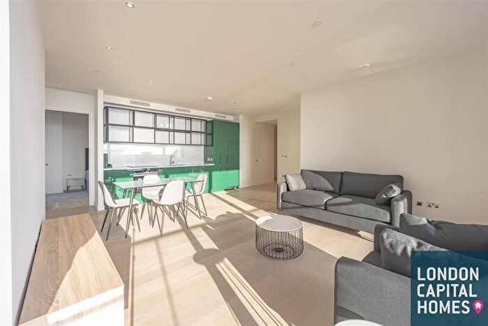 2 Bedroom Apartment To Rent In Bagshaw Building, Wards Place, London, E14