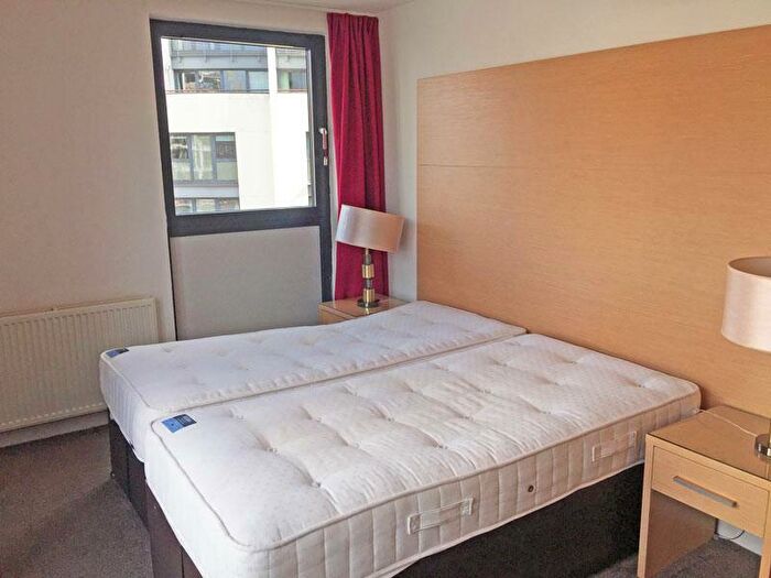 3 Bedroom Flat To Rent In Lower Gilmore Bank, Fountainbridge, Edinburgh, EH3