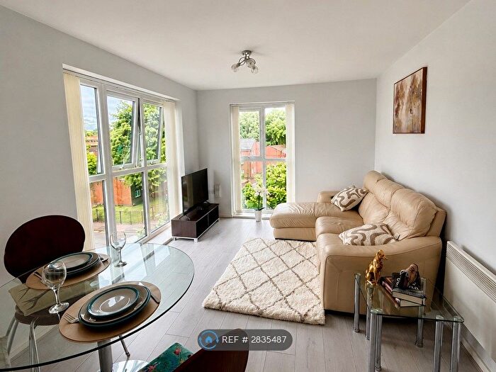 2 Bedroom Flat To Rent In Great Clowes Street, Salford, M7