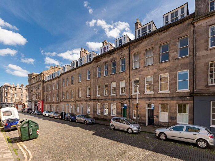 2 Bedroom Flat To Rent In Barony Street, New Town, Edinburgh, EH3