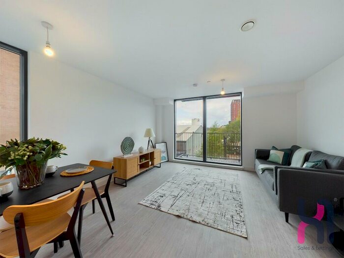 2 Bedroom Apartment To Rent In Oldfield Road, Manchester, Greater Manchester, M5