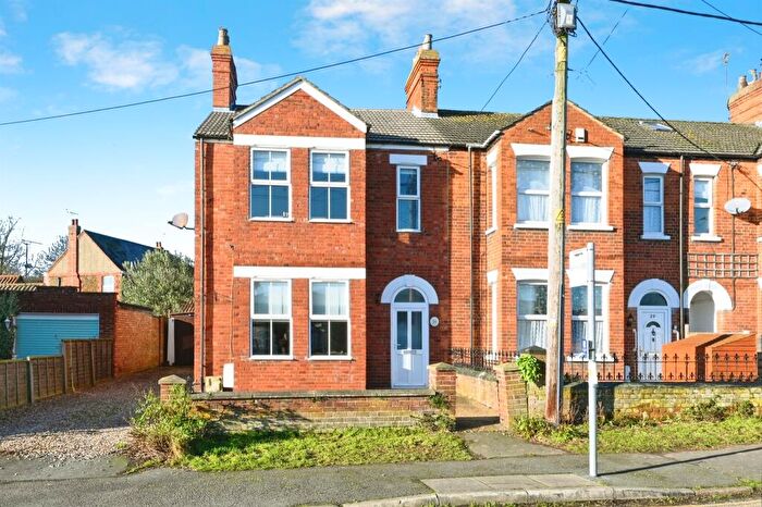 3 Bedroom Semi-Detached House To Rent In Poplar Avenue, Heacham, King'S Lynn, PE31