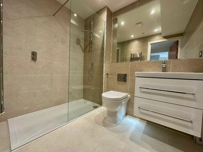 1 Bedroom Apartment For Sale In High Street North, Poole, Dorset, BH15