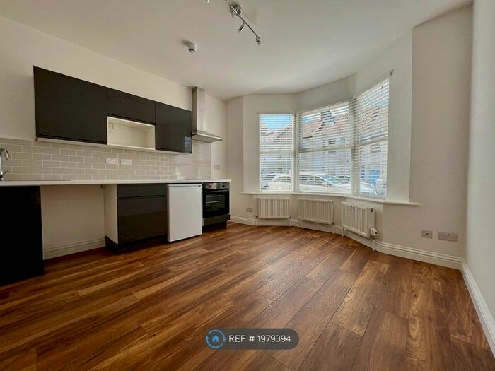 1 Bedroom Flat To Rent In Cowper Street, Hove, BN3