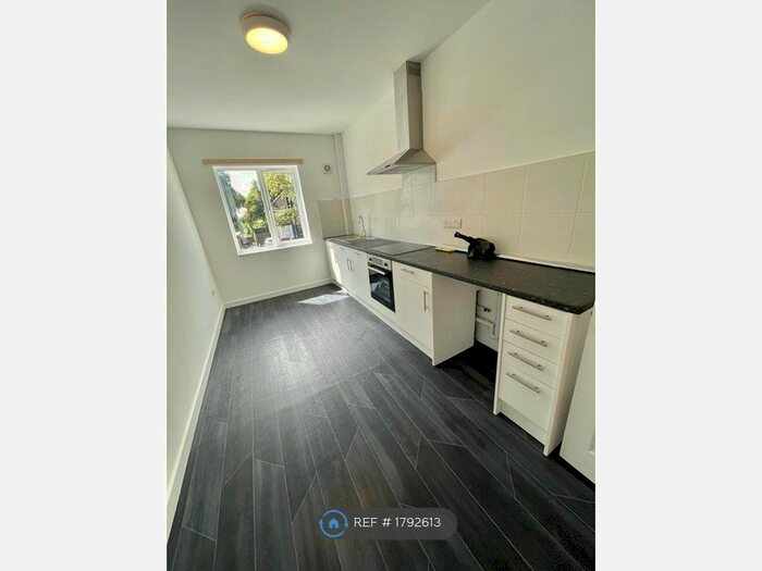 2 Bedroom Flat To Rent In Above Kingsbury Road, Erdington, Birmingham, B24