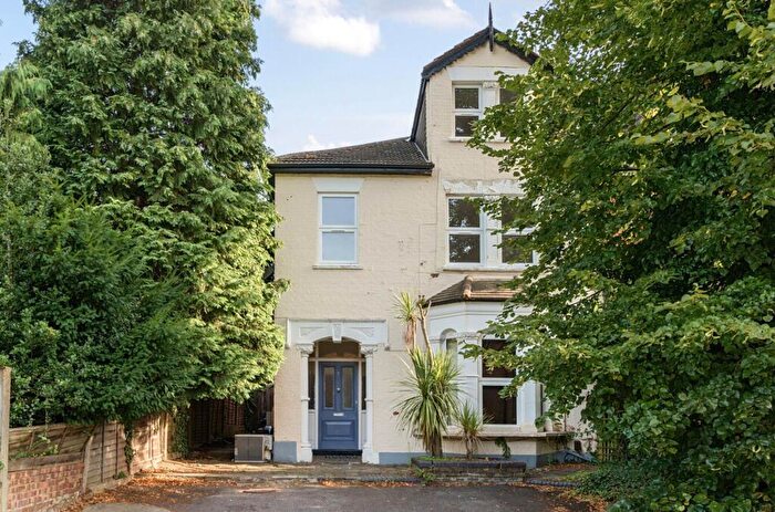 2 Bedroom Flat For Sale In Cyprus Road, Finchley, N3