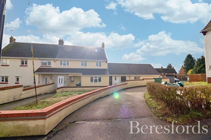 3 Bedroom Semi Detached House For Sale In Saffron Gardens, Wethersfield, CM7