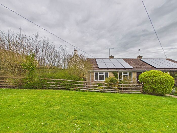 1 Bedroom Semi Detached Bungalow For Sale In Valley View, Cheltenham, GL54