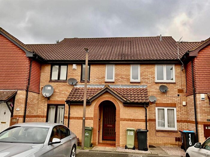 1 Bedroom Apartment For Sale In Pettingrew Close, Walnut Tree, Milton Keynes, MK7