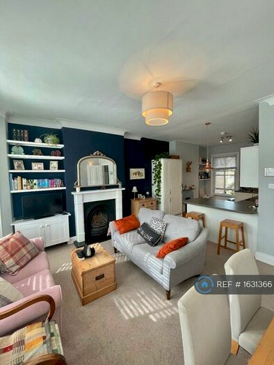 2 Bedroom Flat To Rent In East Dulwich, London, SE22