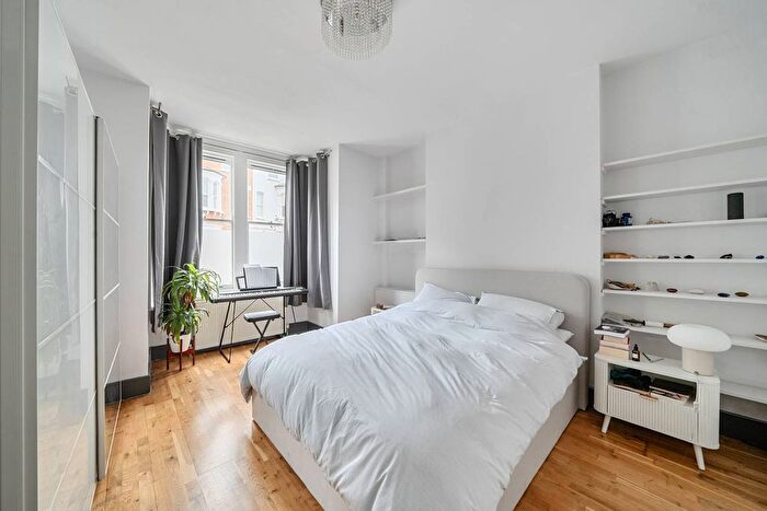 2 Bedroom Flat To Rent In Melgund Road, Highbury And Islington, London, N5