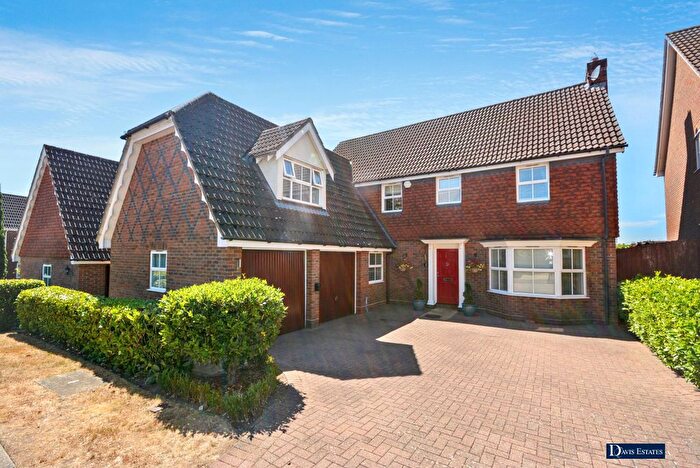 5 Bedroom Detached House For Sale In Wheatley Close, Borders Of Emerson Park, Hornchurch, RM11