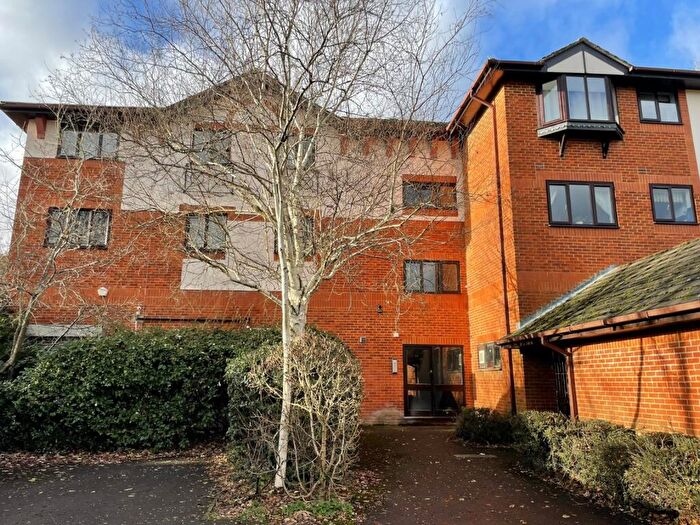 1 Bedroom Flat To Rent In Frenchmans Creek, Church Crookham, Fleet, Hart, GU52
