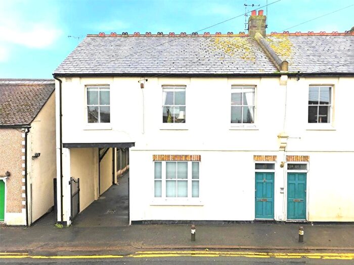 2 Bedroom Maisonette For Sale In High Street, Great Wakering, Essex, SS3