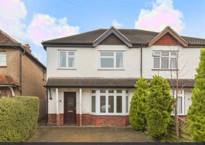 5 Bedroom Semi-Detached House To Rent In Beckingham Road, Guildford, GU2