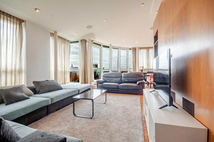 4 Bedroom Penthouse For Sale In Double Penthouse Residence, One Fletcher Gate, Nottingham, NG1