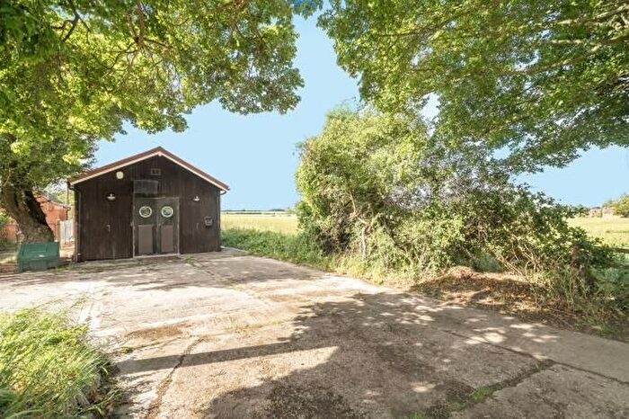 2 Bedroom Detached House For Sale In Crowell Road, Chinnor, OX39
