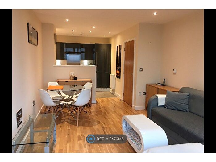 1 Bedroom Flat To Rent In Dunstan Mews, Enfield, EN1