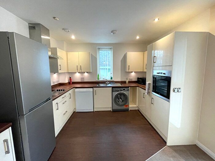 2 Bedroom Flat For Sale In Hollyhedge Road, Wythenshawe, Manchester, M22