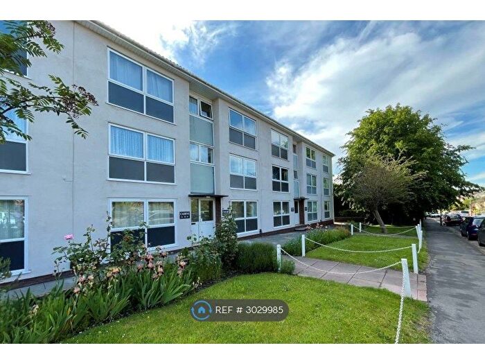 2 Bedroom Flat To Rent In Cairns Road, Bristol, BS6