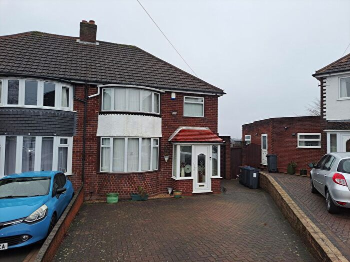 3 Bedroom Semi Detached House For Sale In Rowton Drive, Streetly, Sutton Coldfield, B74