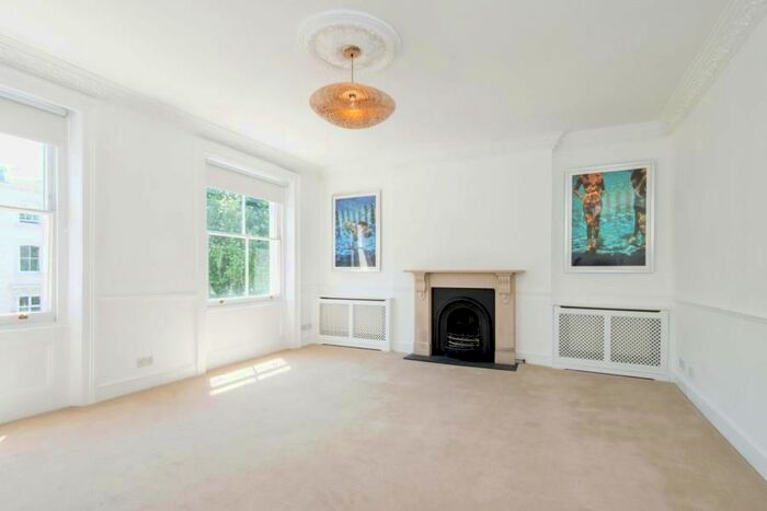 3 Bedroom Flat To Rent In Clarendon Gardens, London, W9