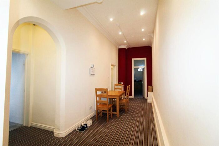 1 Bedroom Apartment To Rent In Foxhall Road, NG7