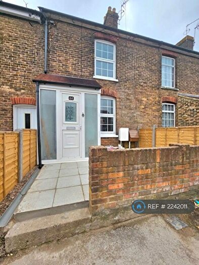 3 Bedroom Terraced House To Rent In Oak Road, Sittingbourne, ME10