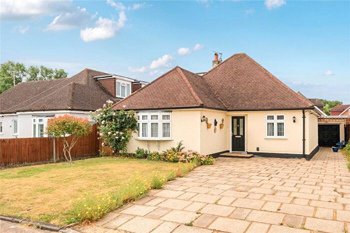 3 Bedroom Detached House For Sale In Winslow Way, Walton-On-Thames, KT12