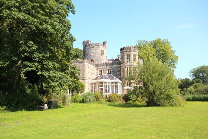 2 Bedroom Apartment To Rent In Avon Castle Drive, Ringwood, Hampshire, BH24