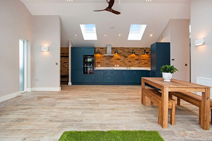 2 Bedroom Detached House To Rent In Wessex Avenue, London, SW19