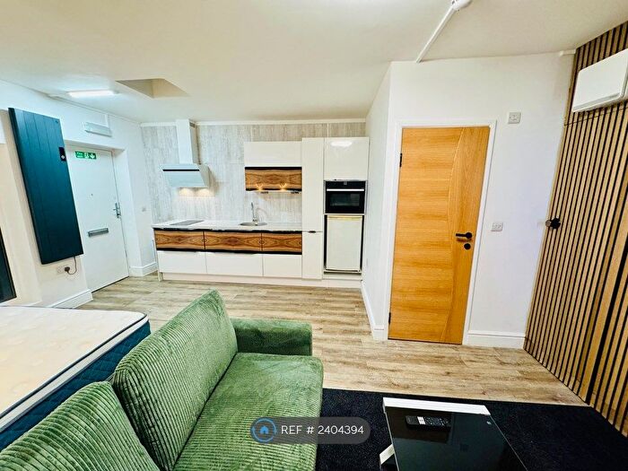 Studio To Rent In Buxton Road, London, E15