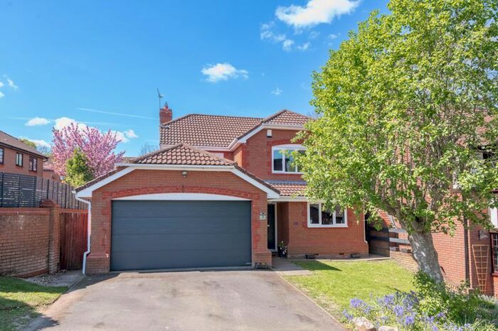 4 Bedroom Detached House To Rent In Kingfisher Close, Uckfield, TN22