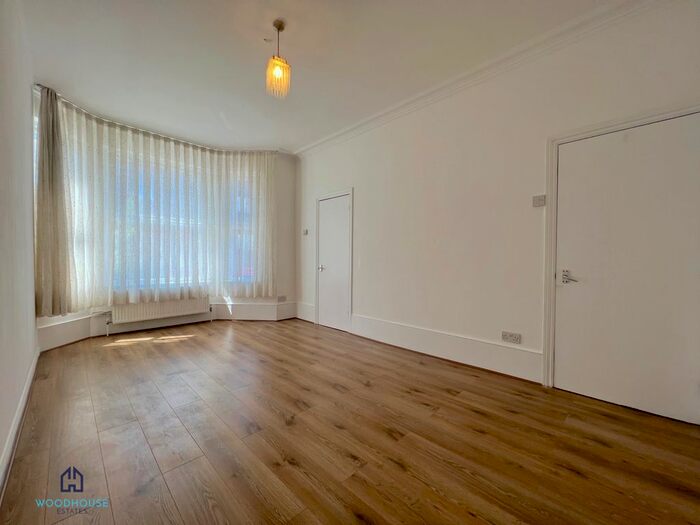 2 Bedroom Flat To Rent In Victoria Road, New Barnet, EN4