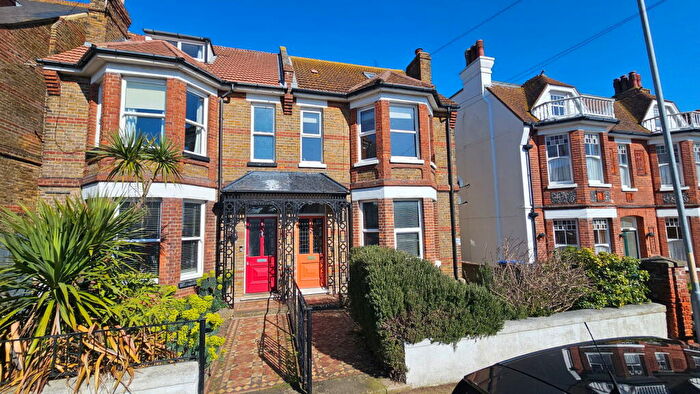 3 Bedroom Maisonette For Sale In West Cliff Road, Broadstairs, CT10