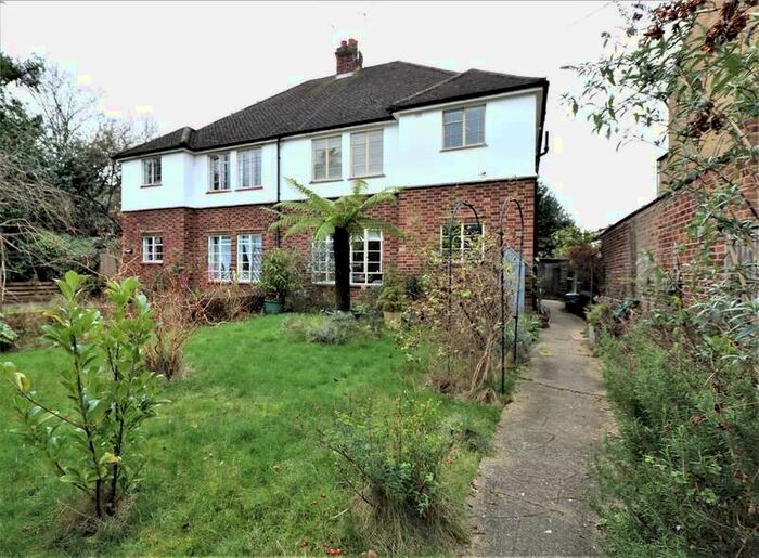 2 Bedroom Flat To Rent In St. Margarets Road, Twickenham, TW1