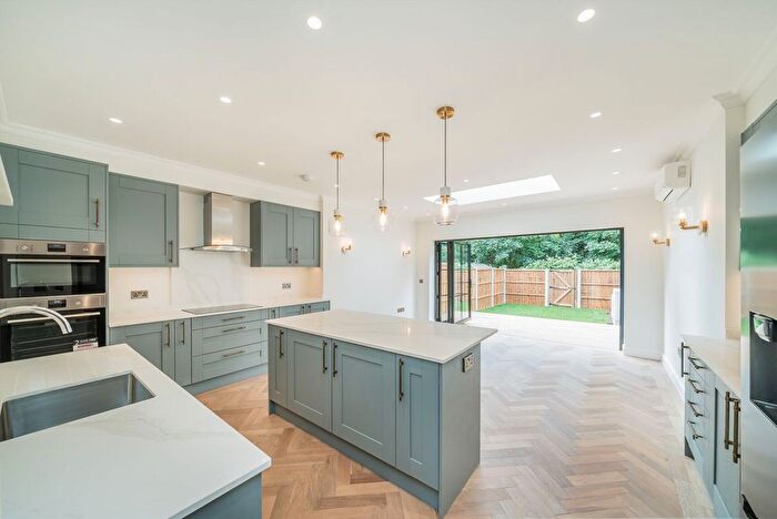 4 Bedroom Terraced House For Sale In Links Road, Tooting, SW17