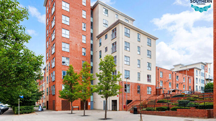 2 Bedroom Flat For Sale In Basing House, Moulsford Mews, Reading, Berkshire, Reading, RG30