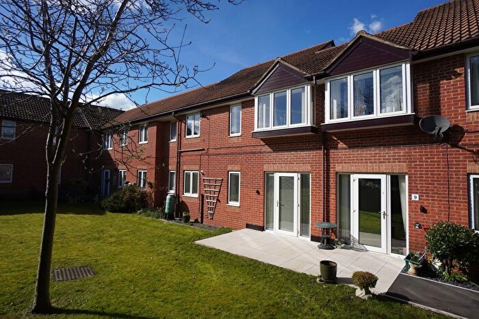 2 Bedroom Flat For Sale In Rosewood Gardens, High Wycombe, HP12