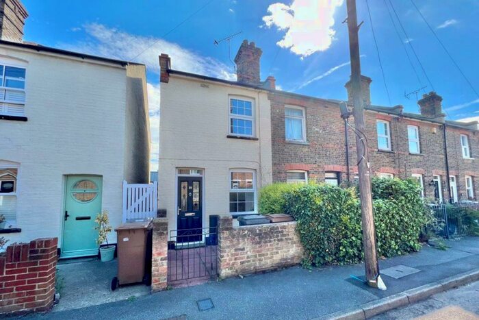 2 Bedroom Cottage To Rent In Wolseley Road, Chelmsford, CM2