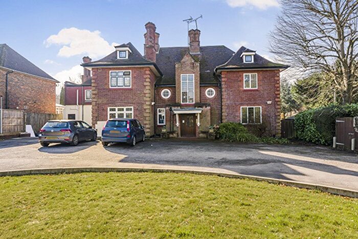 2 Bedroom Apartment To Rent In Frithwood Avenue, Northwood, HA6