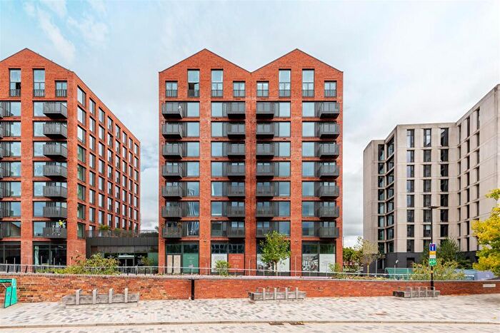 1 Bedroom Apartment For Sale In Glasswater Locks, Parking Available, B4