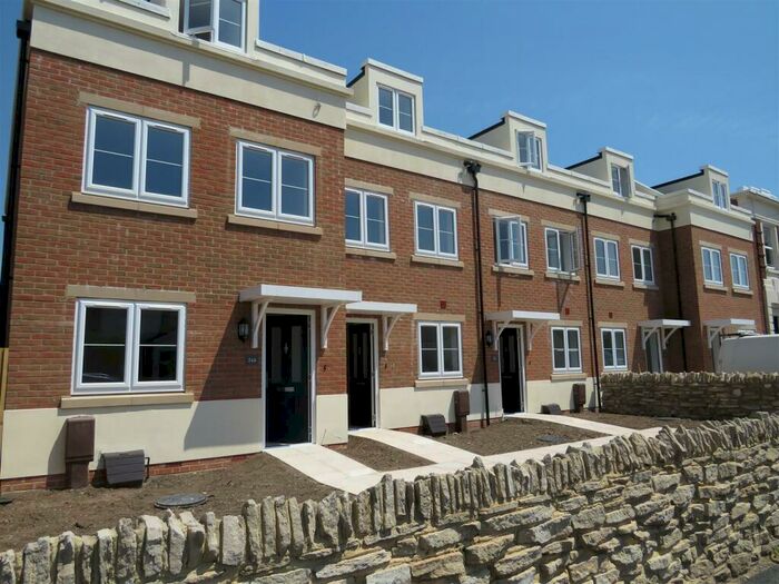 4 Bedroom Semi-Detached House To Rent In High Street, Lee-On-The-Solent, PO13