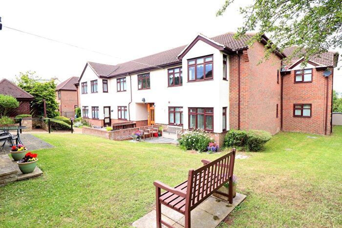 2 Bedroom Retirement Property For Sale In Sheriton Square, Rayleigh, SS6
