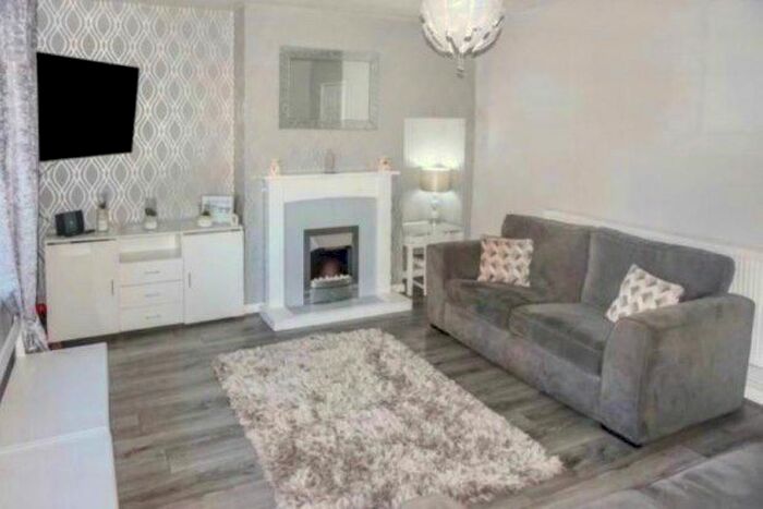 3 Bedroom Property To Rent In Hickman Road, Bilston WV14