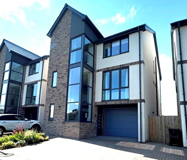 4 Bedroom Town House For Sale In Furlong View, The Paddock, CA2